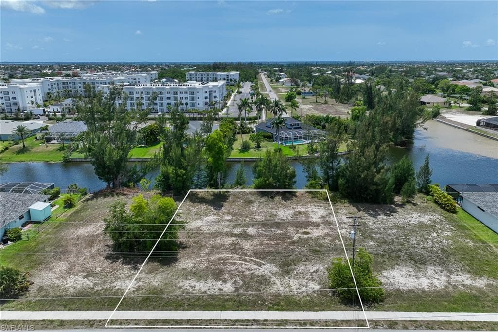 2300 SW 20th AVE CAPE CORAL, FL 33991