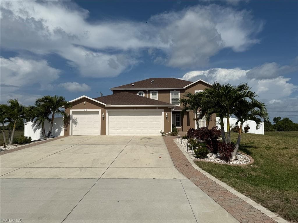 643 NE 7th PL CAPE CORAL, FL 33909