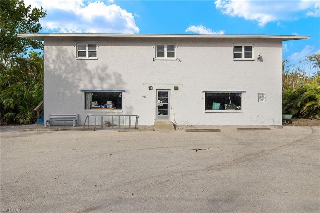 905 Fitzhugh ST SANIBEL, FL 33957
