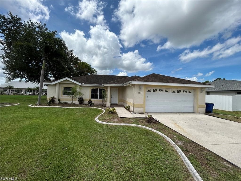 1540 Crestwood CIR N LEHIGH ACRES, FL 33936