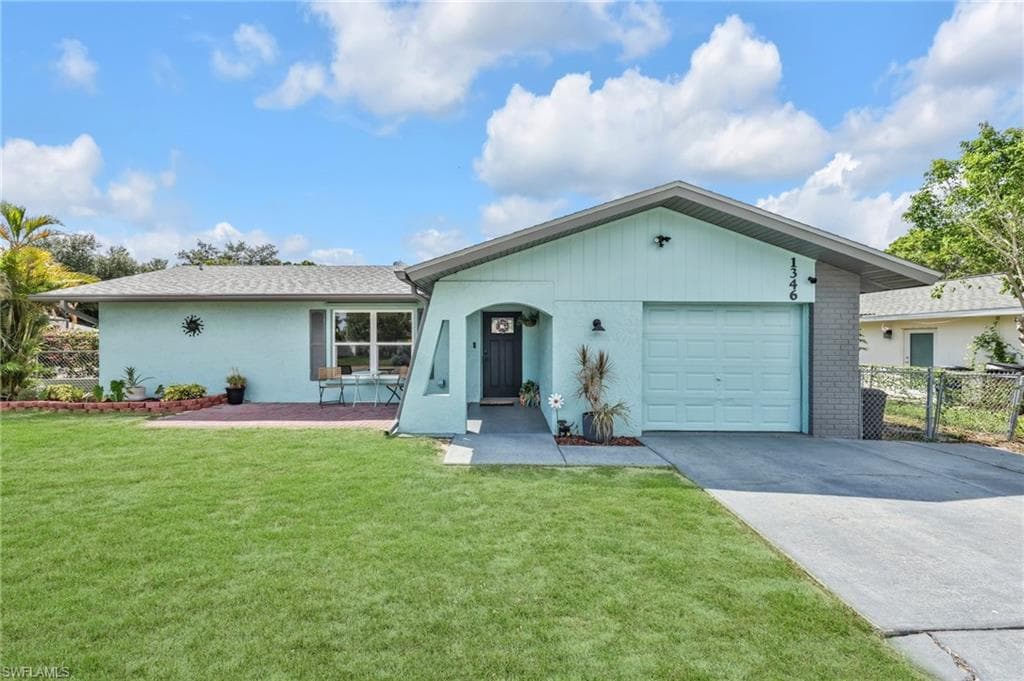 1346 Torreya CIR NORTH FORT MYERS, FL 33917