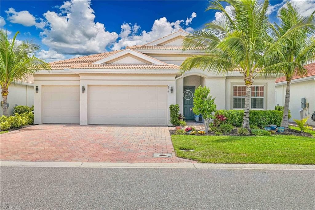 2936 Royal Gardens AVE FORT MYERS, FL 33916