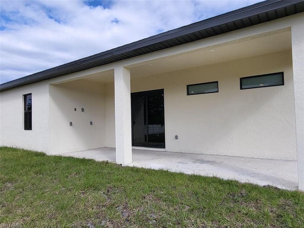1901 Wanda AVE N LEHIGH ACRES, FL 33971