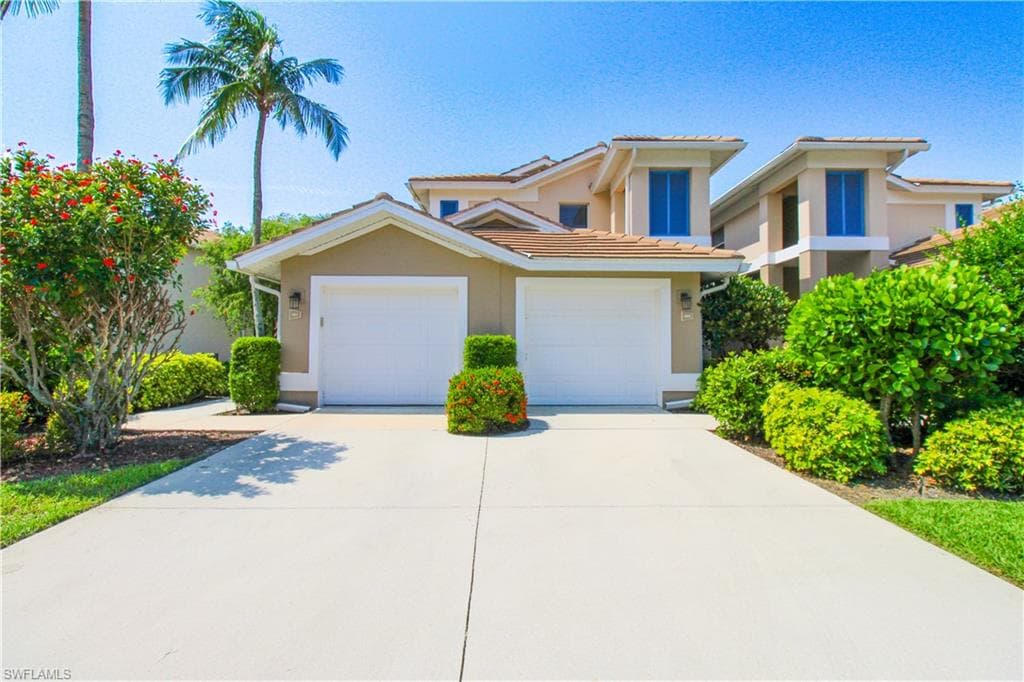 817 Carrick Bend CIR 101 NAPLES, FL 34110