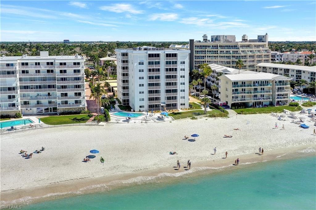 1919 Gulf Shore BLVD N 201 NAPLES, FL 34102