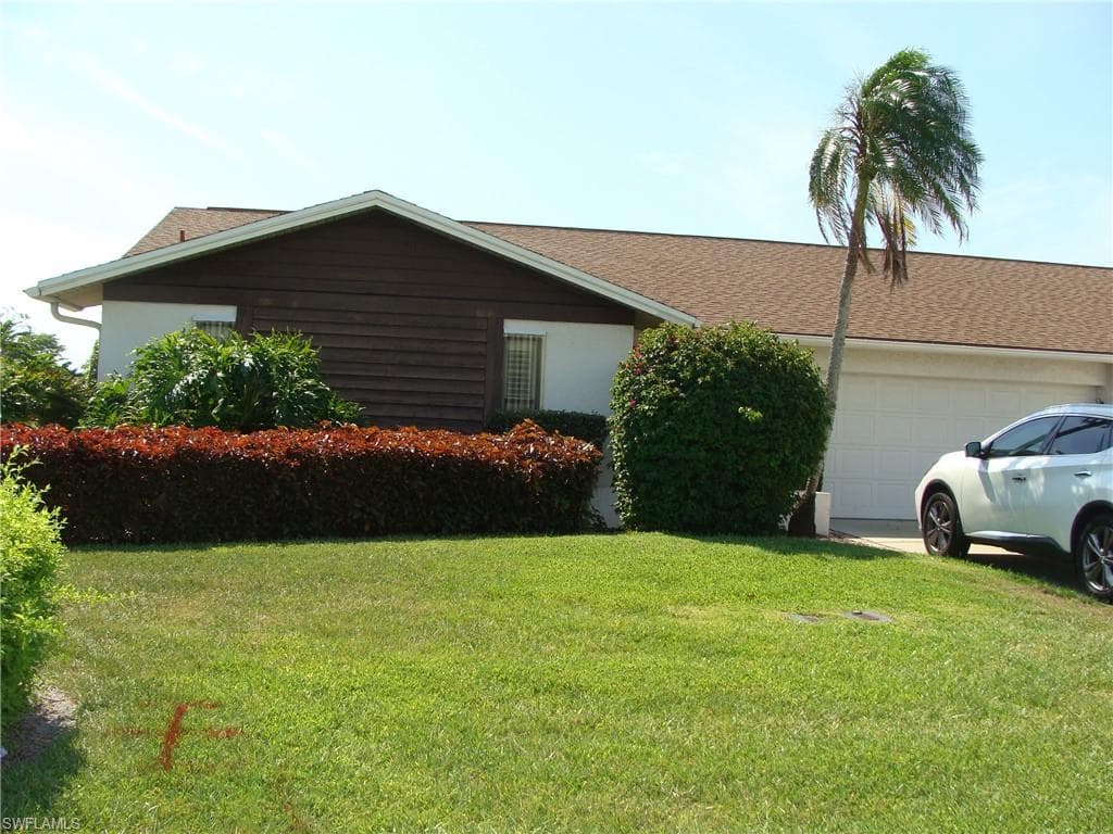 4802 Lakewood BLVD NAPLES, FL 34112