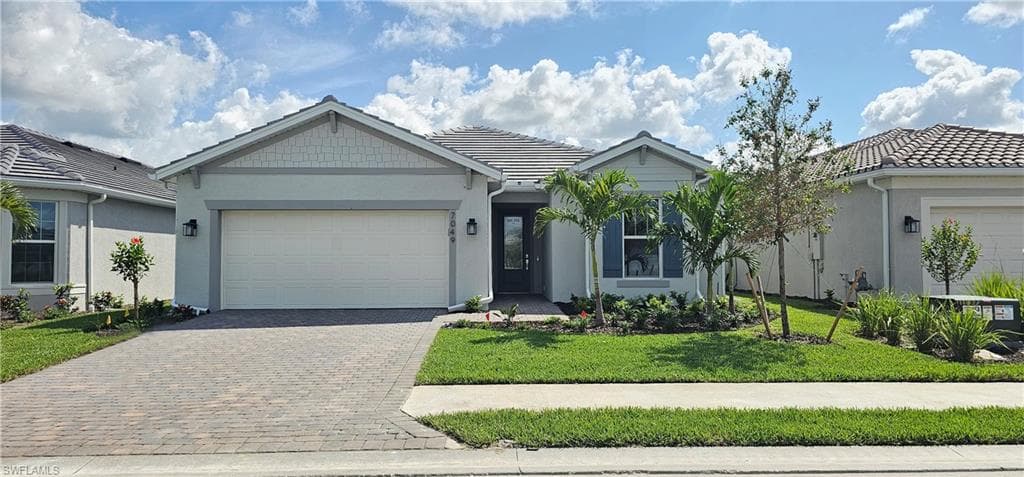 7049 Chapel Creek LN NORTH FORT MYERS, FL 33917