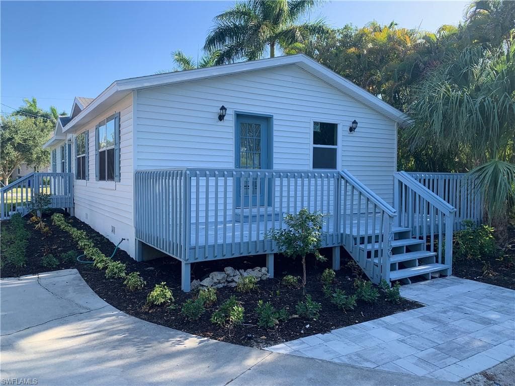 1259 8th AVE N NAPLES, FL 34102