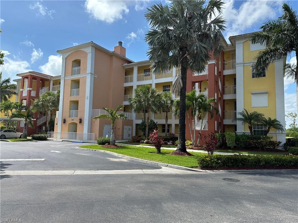 6816 Sterling Greens PL 1101 NAPLES, FL 34104