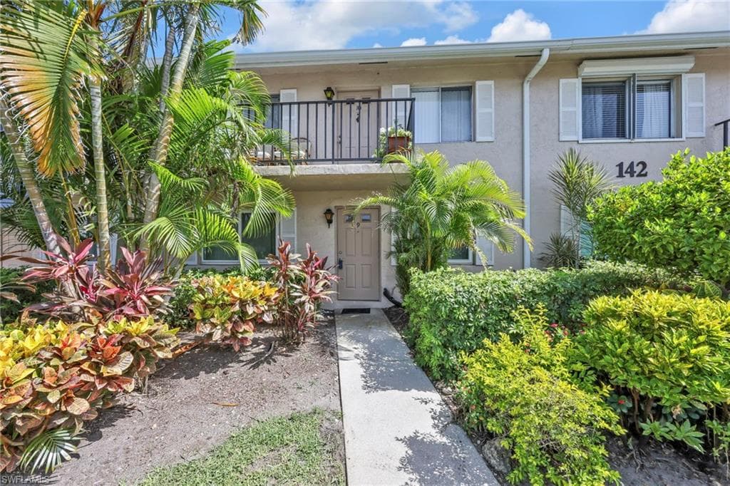 142 Palm DR 3009 NAPLES, FL 34112