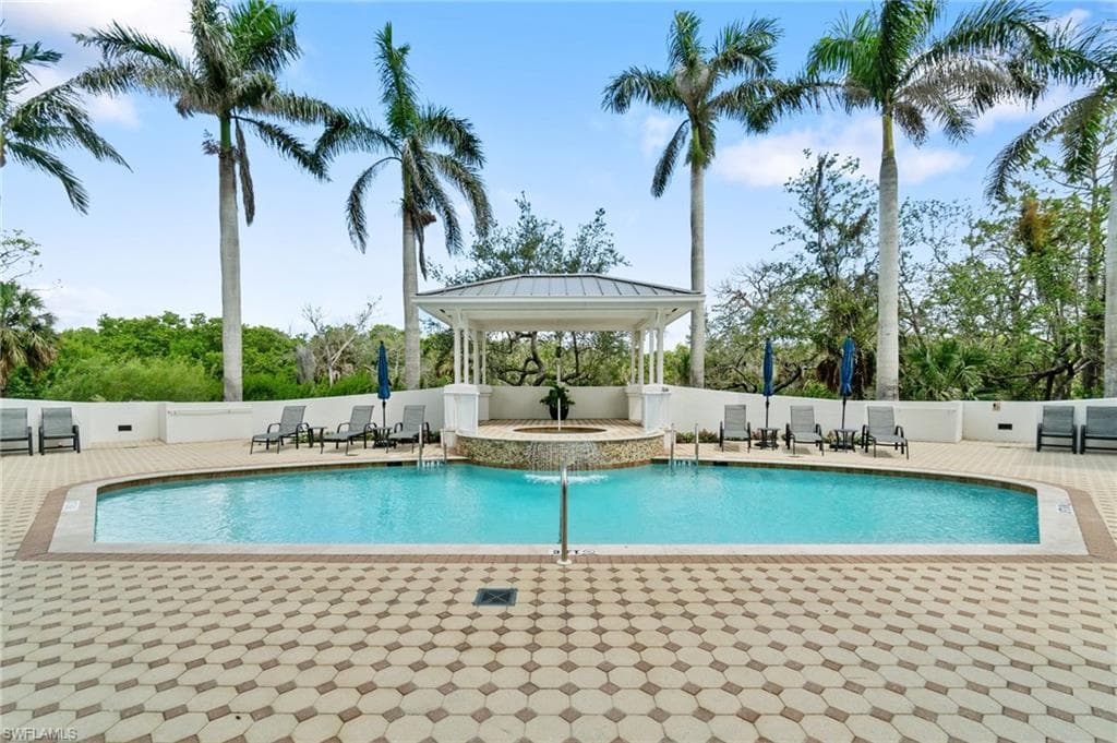 325 Dunes BLVD T2 NAPLES, FL 34110