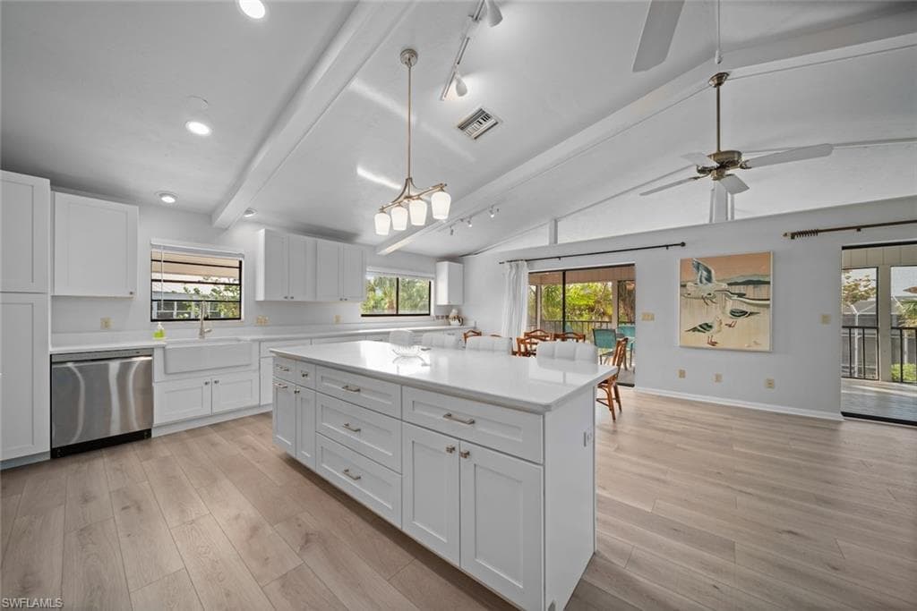 653 Oliva ST SANIBEL, FL 33957
