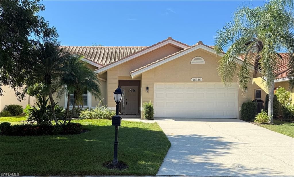 16326 Kelly Woods DR FORT MYERS, FL 33908