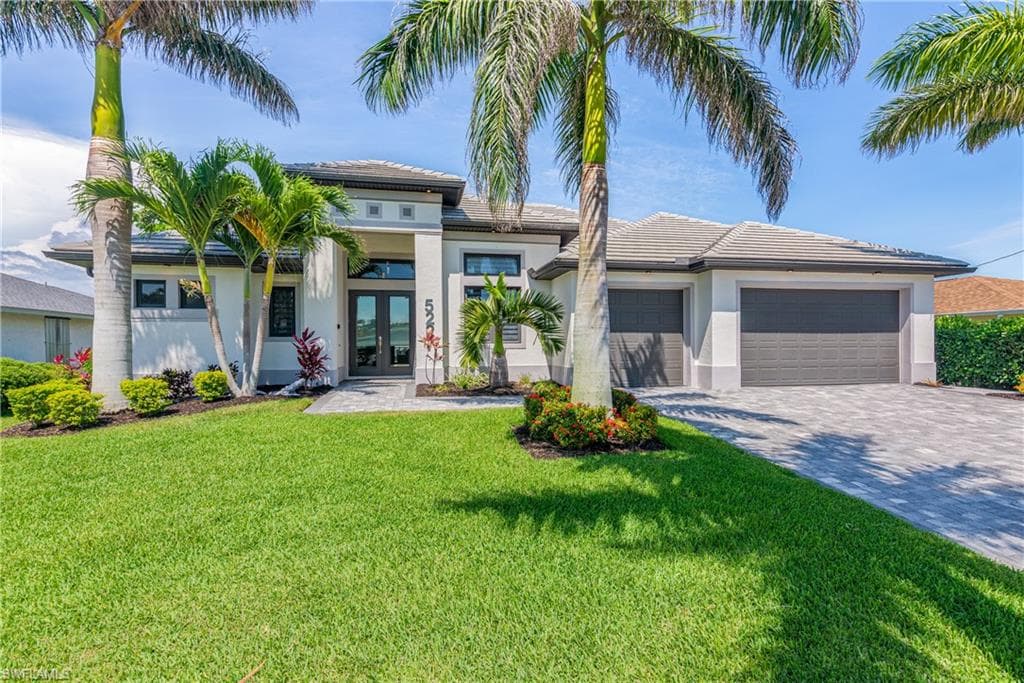 5227 Tamiami CT CAPE CORAL, FL 33904