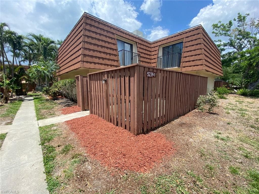 5239 Cedarbend DR 1 FORT MYERS, FL 33919