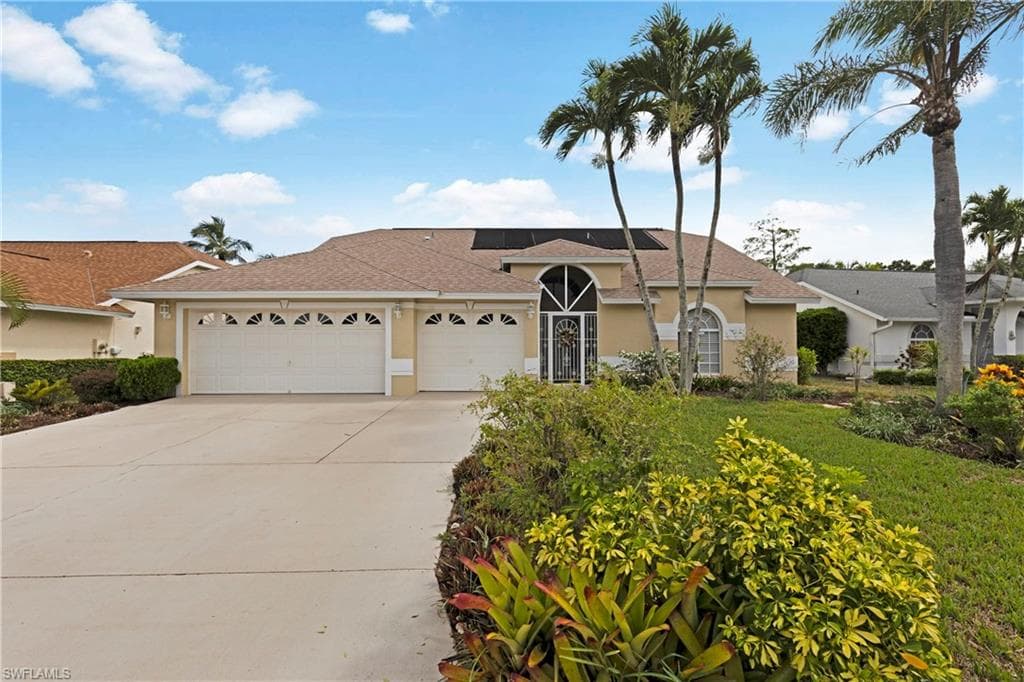 604 Lambton LN NAPLES, FL 34104