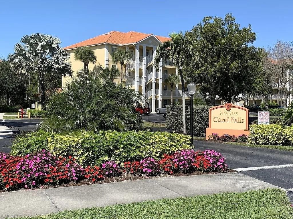 9185 Celeste DR 101 NAPLES, FL 34113