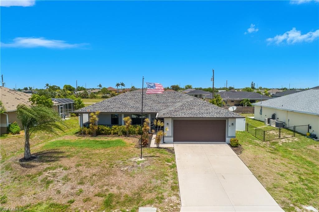 325 24th TER CAPE CORAL, FL 33909