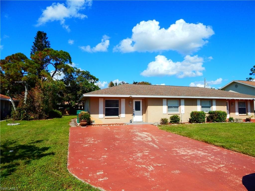 643 92nd AVE N NAPLES, FL 34108