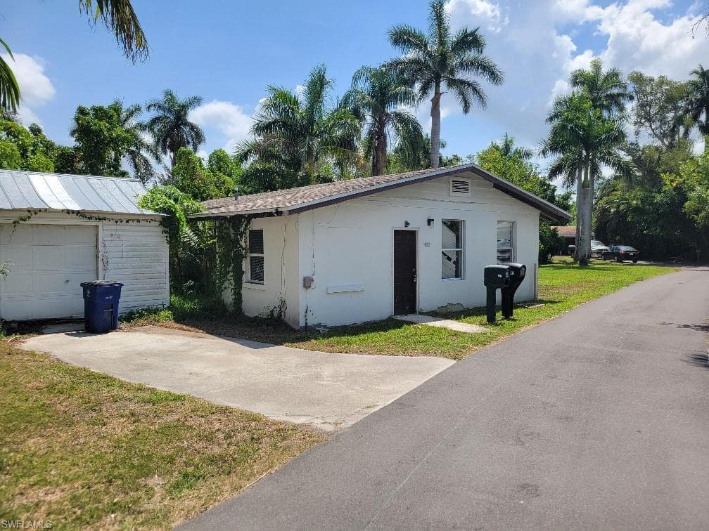 137 Standish CIR NORTH FORT MYERS, FL 33903