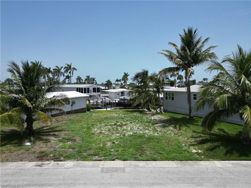 11271 Azalea LN FORT MYERS BEACH, FL 33931