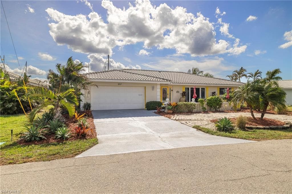 2807 Coral WAY PUNTA GORDA, FL 33950