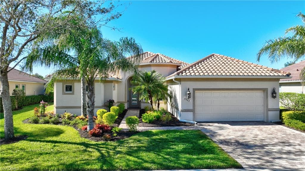 9762 Nickel Ridge CIR NAPLES, FL 34120
