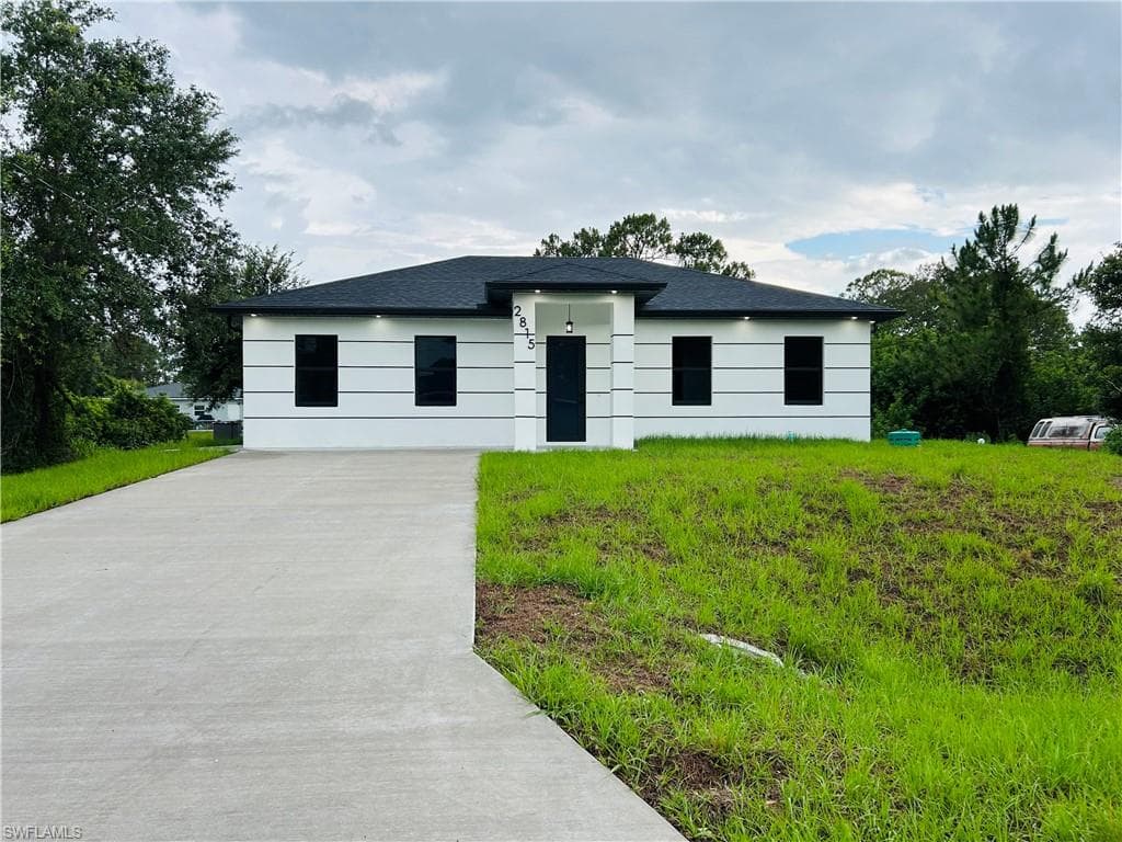 2815 4th ST SW LEHIGH ACRES, FL 33976