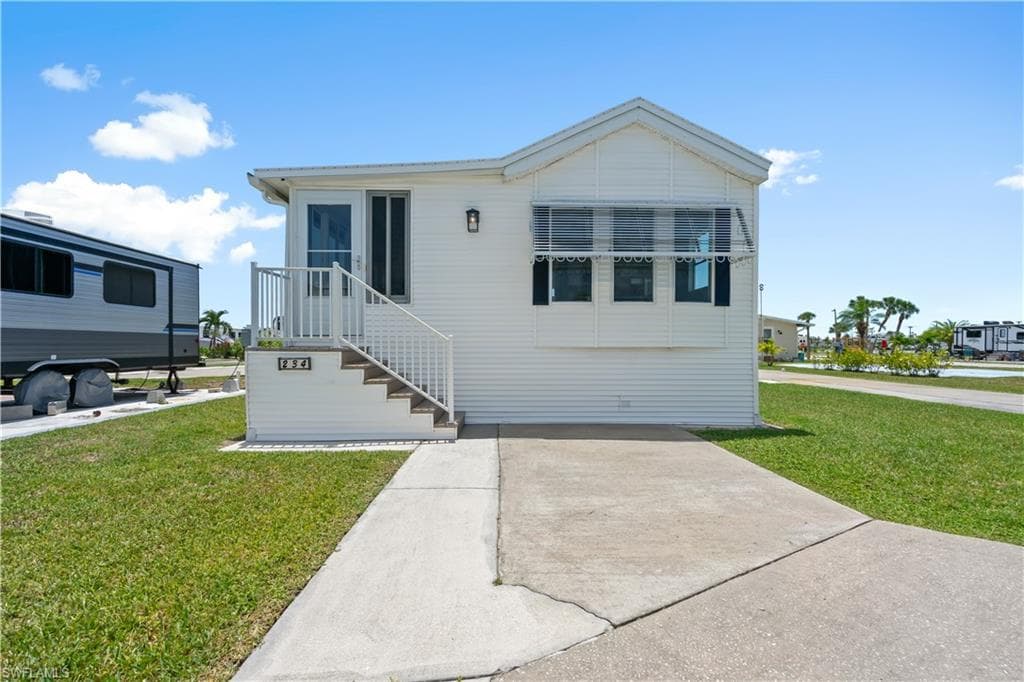 19681 Summerlin RD 234 FORT MYERS, FL 33908