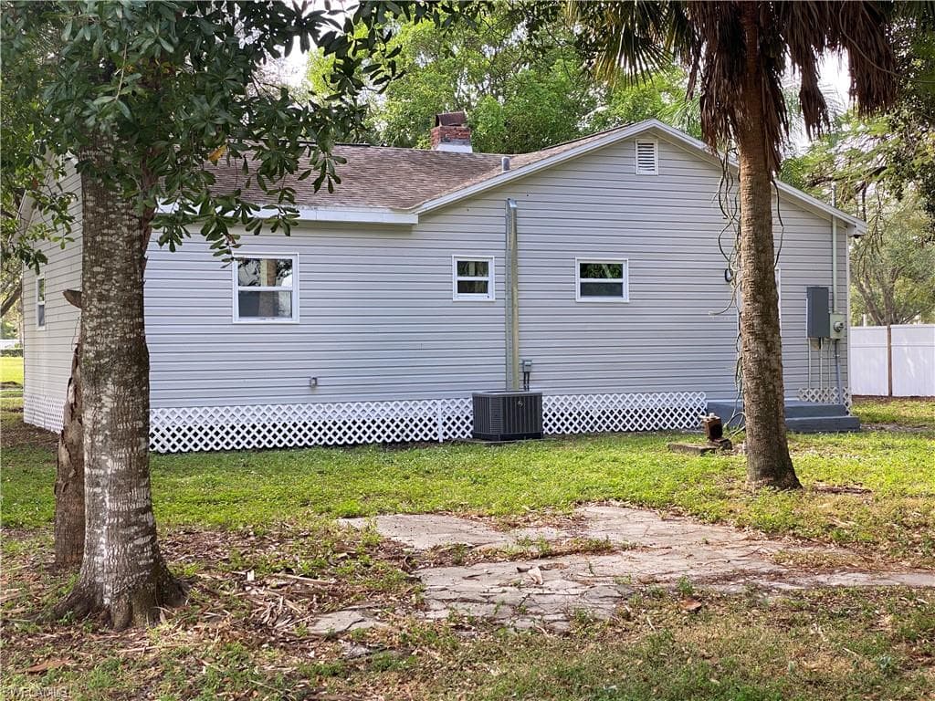 2371 Lafayette ST FORT MYERS, FL 33901