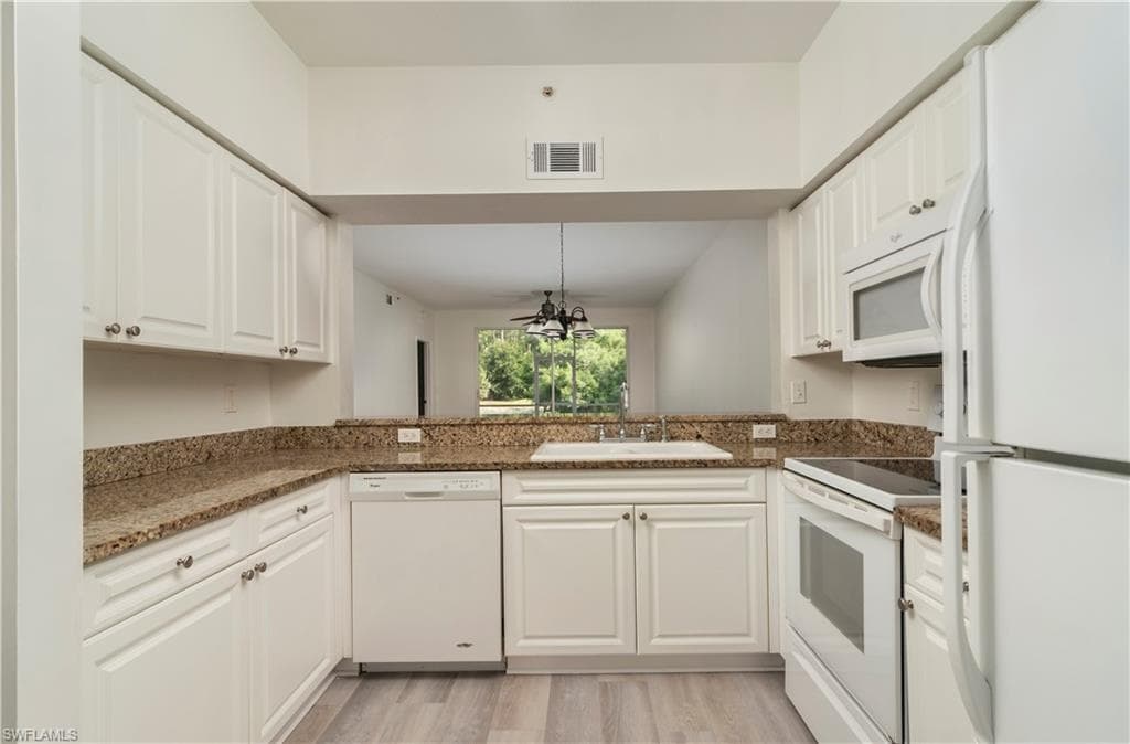 3245 Cypress Glen WAY 507 NAPLES, FL 34109