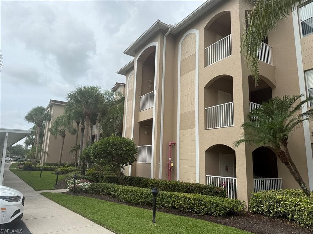 2710 Cypress Trace CIR 3017 NAPLES, FL 34119
