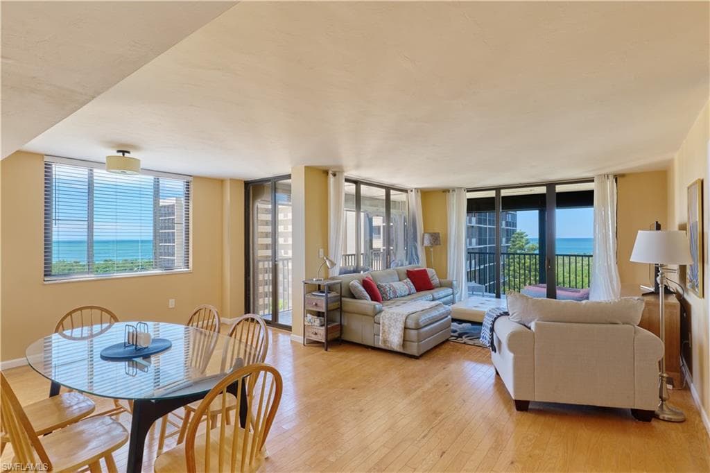 17 Bluebill AVE 901 NAPLES, FL 34108