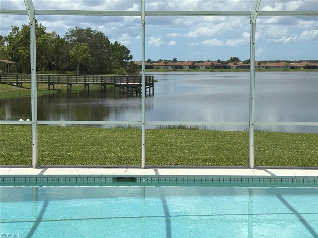 1118 Grove DR NAPLES, FL 34120
