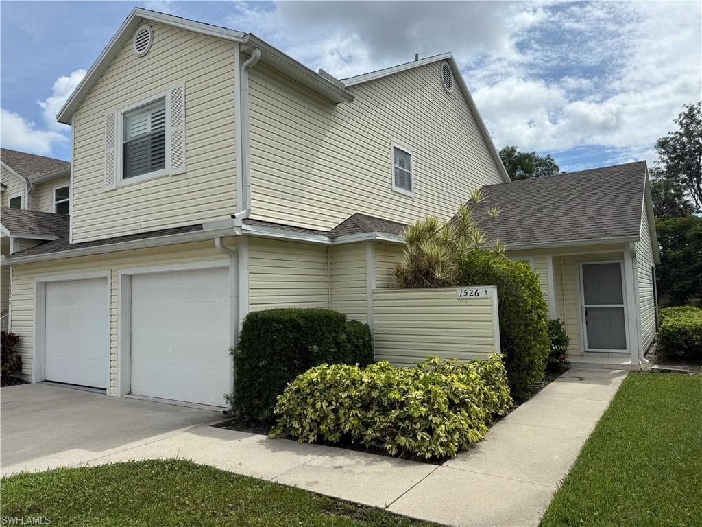 1526 A Trafalgar LN J-102 NAPLES, FL 34116