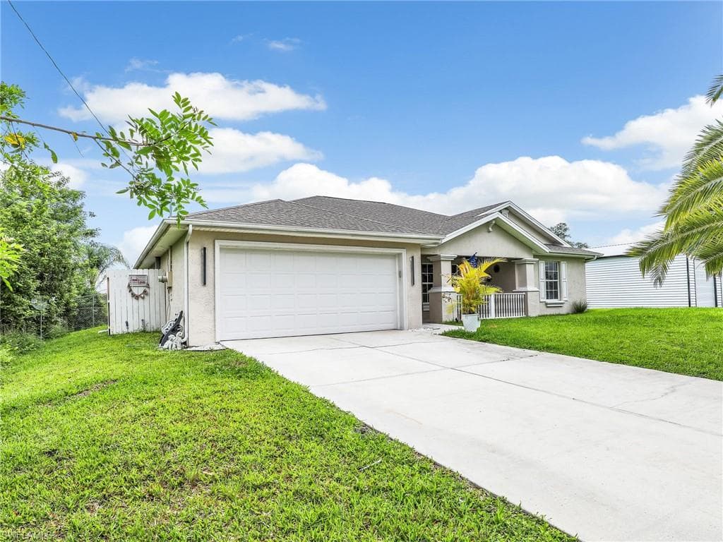 1263 Blaine AVE FORT MYERS, FL 33913