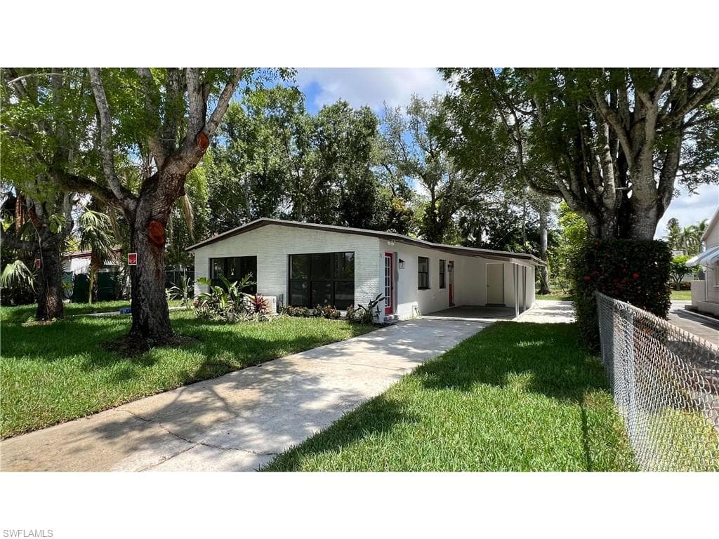 2615/2617 Michigan AVE FORT MYERS, FL 33916