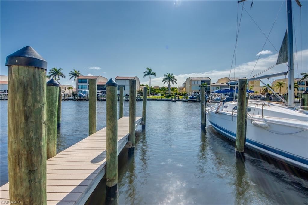 4013 SE 19th PL 101 CAPE CORAL, FL 33904