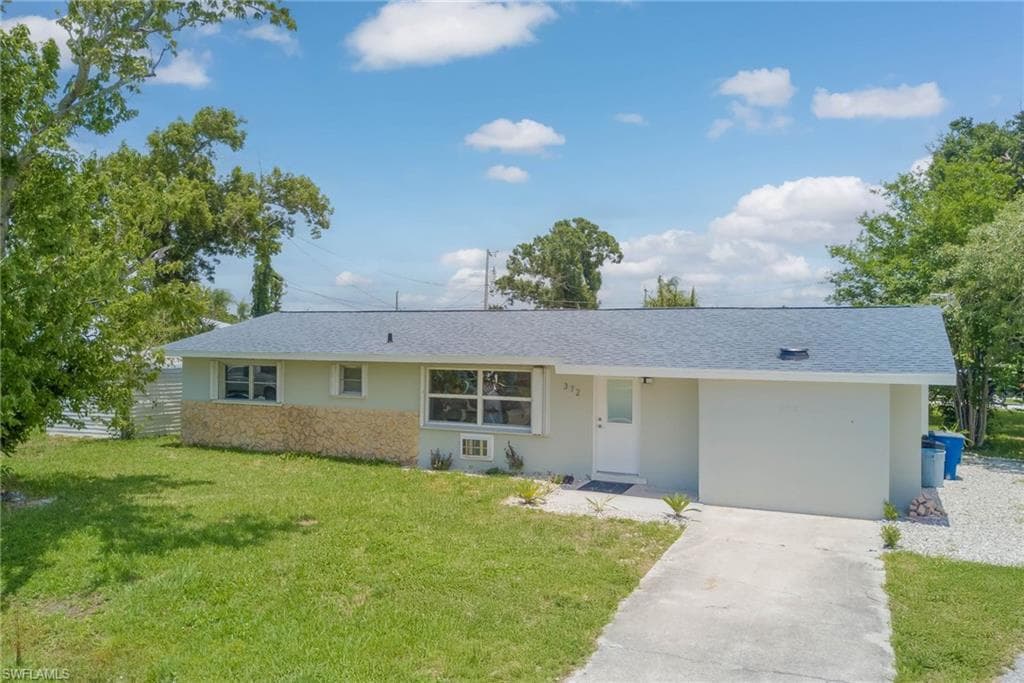 372 Park Lane DR NORTH FORT MYERS, FL 33917