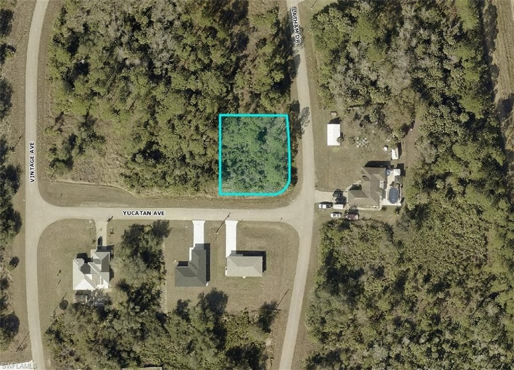 1879 Latham DR LEHIGH ACRES, FL 33972
