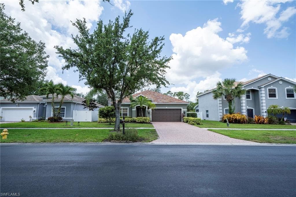 2759 Orange Grove TRL NAPLES, FL 34120