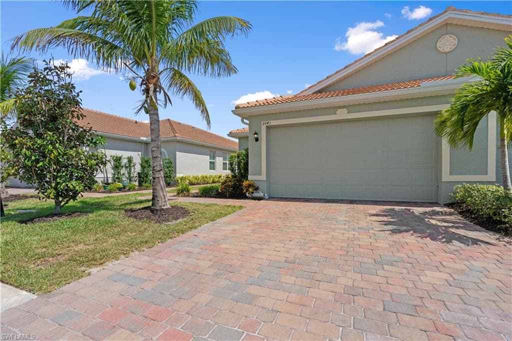 3041 Royal Gardens AVE FORT MYERS, FL 33916