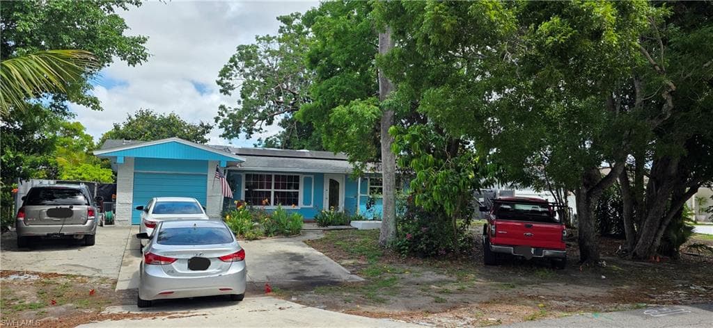 2027 44th ST SW NAPLES, FL 34116