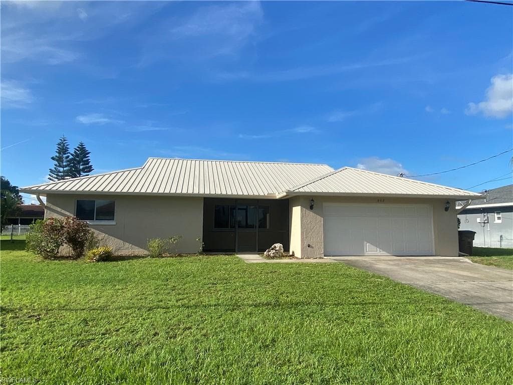 802 SE 32nd ST CAPE CORAL, FL 33904