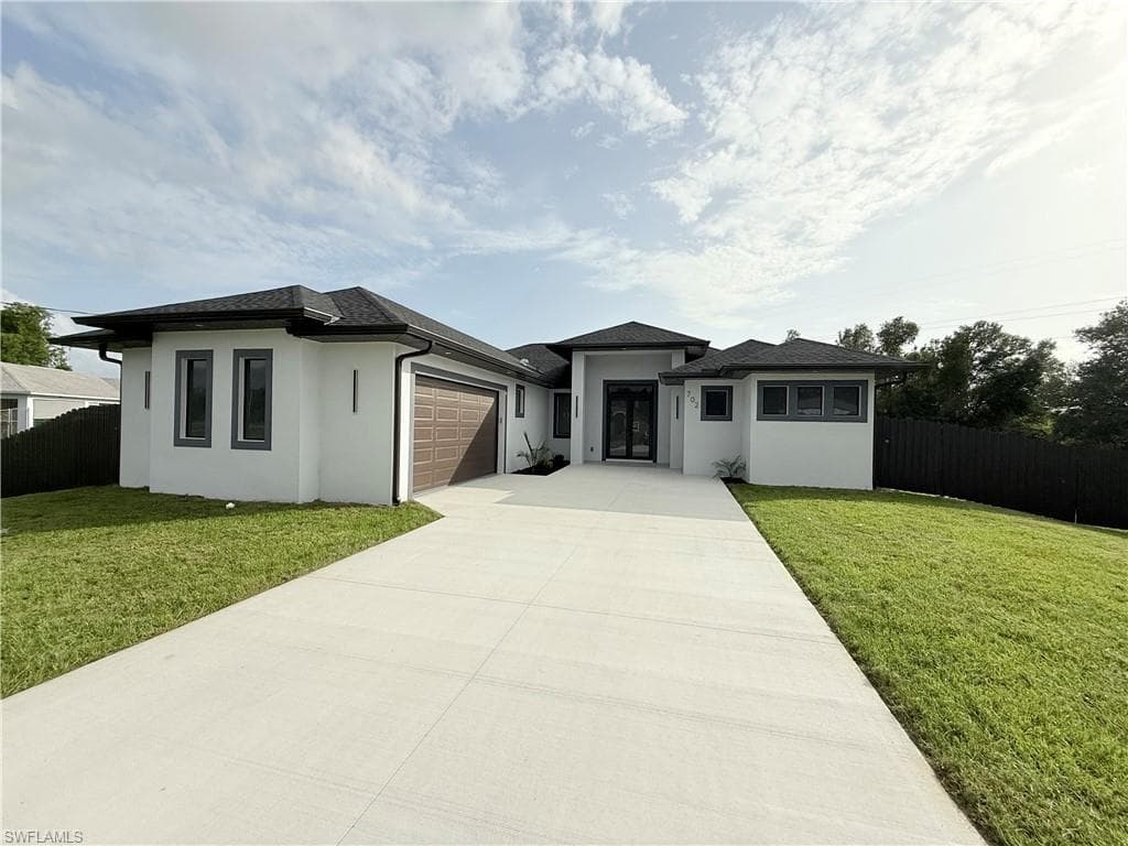 702 Zemil CT FORT MYERS, FL 33913
