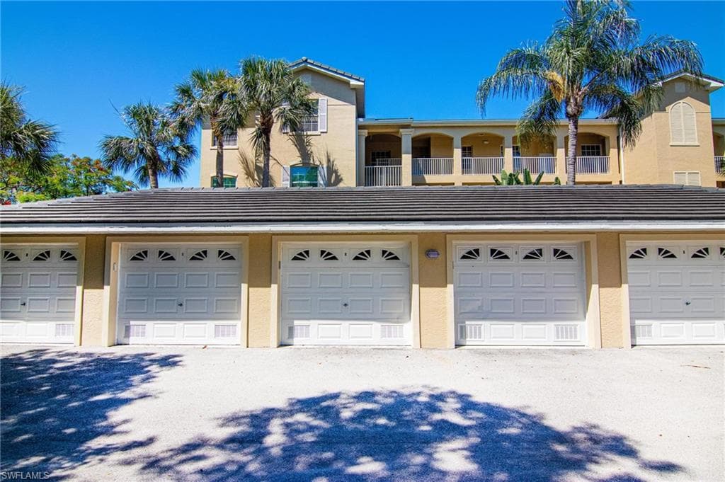 3431 Pointe Creek CT 302 BONITA SPRINGS, FL 34134