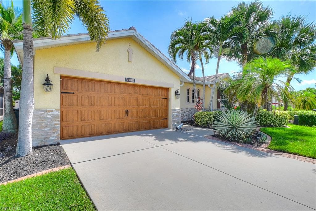 11771 Pine Timber LN FORT MYERS, FL 33913