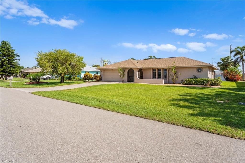 325 SE 33rd ST CAPE CORAL, FL 33904