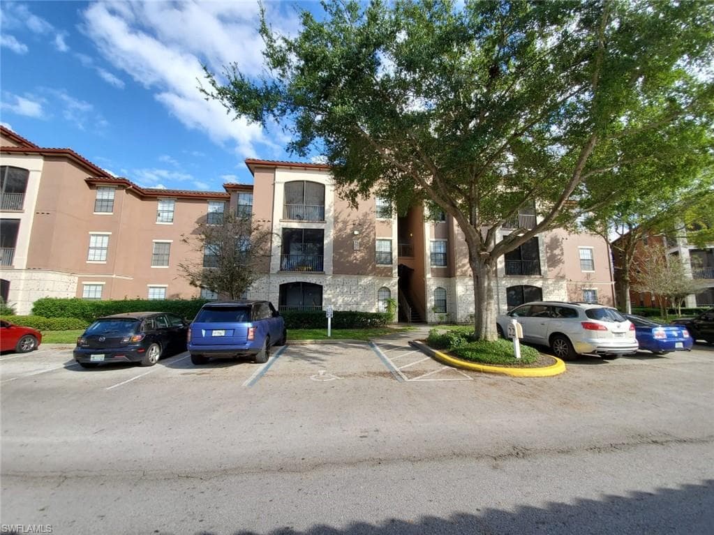 6141 Metrowest BLVD 206 ORLANDO, FL 32835