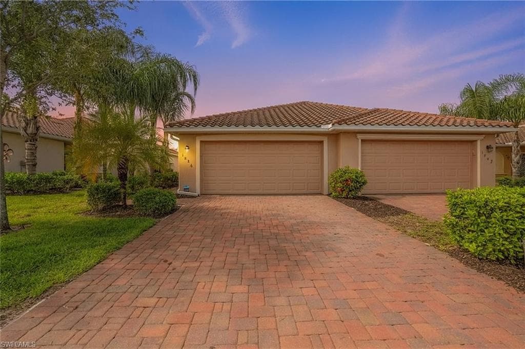 1886 Alameda DR NAPLES, FL 34120